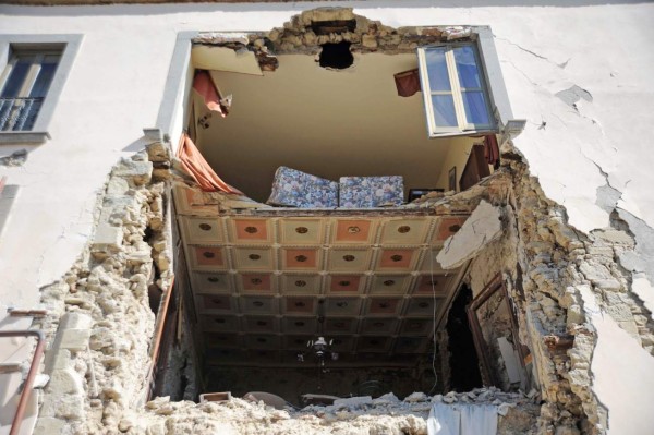 Impactantes y dolorosas imágenes del terremoto en Italia