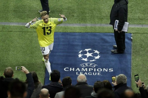 EN FOTOS: La exhibición de Neymar frente a celebridades en Champions