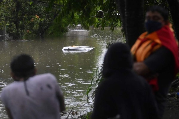 Impactantes imágenes de la tormenta que arrasó en El Salvador y dejó pérdidas humanas