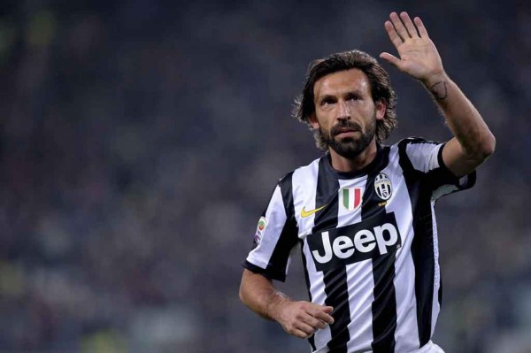 La carrera de Pirlo y Xavi en imágenes