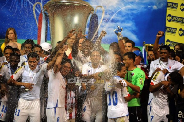 ¡Un equipazo que daba miedo! Hace 10 años Olimpia se quitó la maldición y le ganó a una final a Motagua