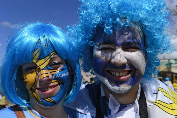 El color de aficionados de Costa Rica y Uruguay