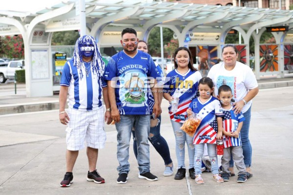 ¡La belleza catracha está presente! El ambientazo que se vive en Houston por el Honduras vs. Qatar