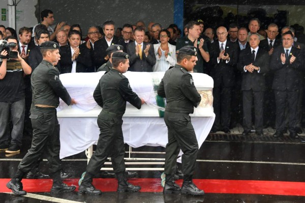 ¡Imposible no llorar! Así fue el último adiós a futbolistas del Chapecoense