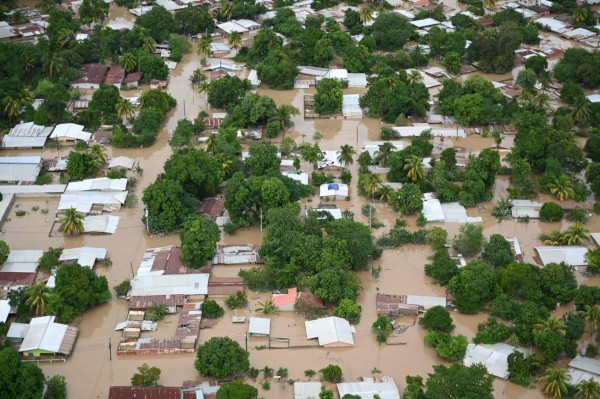 El Valle de Sula en Honduras, bajo el agua por Iota: Las apocalípticas fotografías aéreas