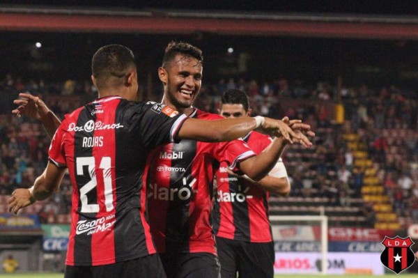 Tres hondureños se suman a la lista de anotadores en clásicos de Costa Rica