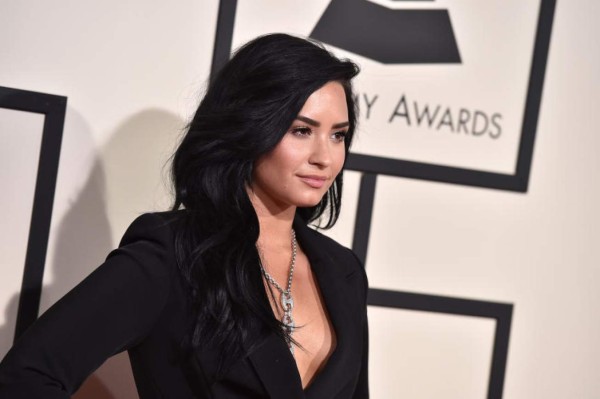 ¿Demi Lovato llevaría toda su belleza a París junto a Neymar?