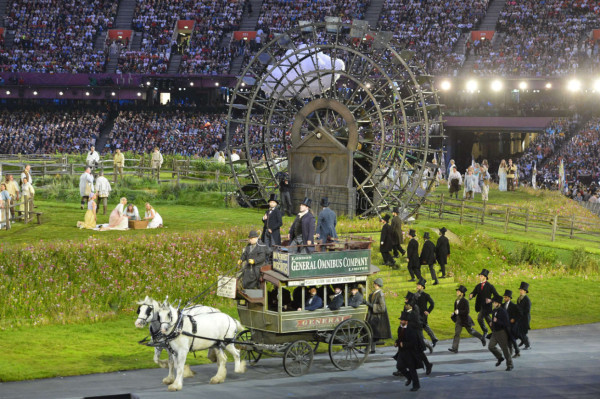 Gran ambiente inauguración de los Juegos Londres 2012.