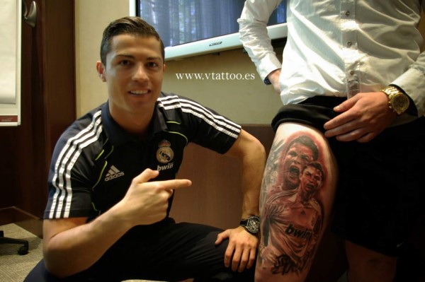 INCREÍBLE: Ellos son los aficionados que plasmaron a sus ídolos en su piel