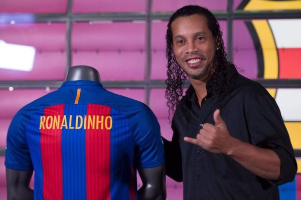 RUMORES/FICHAJES: ¿Vuelve Ronaldinho? Madrid perdería hombre clave y Costa tendría increíble destino