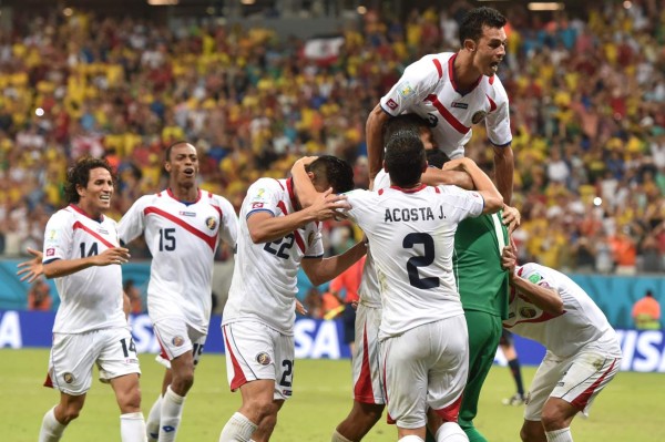 Costa Rica celebra con locura su pase histórico a cuartos de final