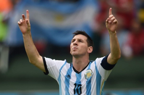 Argentina venció a Nigeria por 3 a 2 con dos goles de Lionel Messi