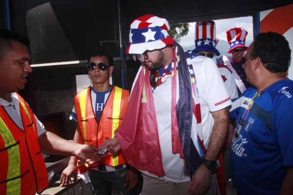 Gran Ambiente previo al Juego entre Honduras VS USA.