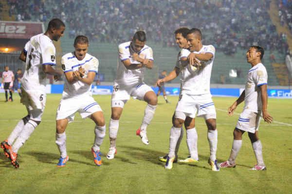Un sábado de clásicos, goles y baile.