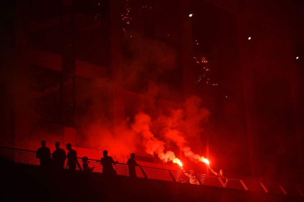 FOTOS: Así fue el brutal festejo de los hinchas del Liverpool tras conquistar la Premier League
