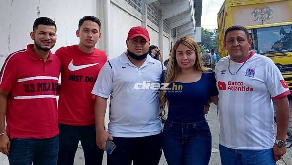 Carlos Campos, Alex Maldonado, Carlos Ely Lagos, Angie Maldonado y Don Bernardino cuando se apretaban a ingresar al estadio Morazán.
