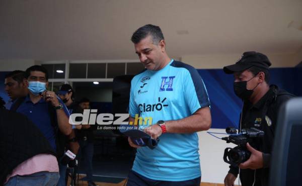 Diego Vázquez atendió a los medios previo a su primer entrenamiento en Siguatepeque. Foto: Andro Rodríguez