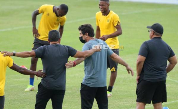 Héctor Vargas se sorprende cuando le preguntan por Mauricio Wright y advierte que Cartaginés es un equipo “fuerte”