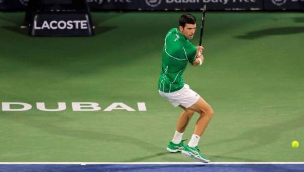 Novak Djokovic en un partido del ATP de Dubai