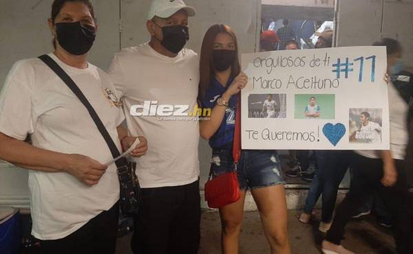 Daniela, novia de Marco Aceituno, le pide goles ante Panamá. FOTO: Franklin Martínez.