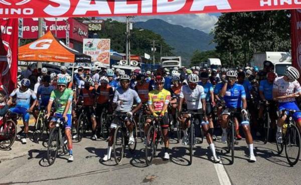 Así se preparaban los ciclistas para darle inicio a la Vuelta a Honduras 2022. FOTO: Federación Nacional de Ciclismo de Honduras