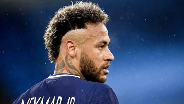 Neymar dijo recientemente que tenía tres años más de contrato con el PSG, pero en el club lo quieren vender.