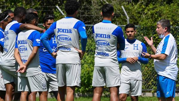 El entrenador de la Selección de Honduras, Hernán “Bolillo” Gómez, volverá hasta el domingo de Colombia y el lunes comienzan a entrenar para preparar el amistoso frente a Colombia con jugadores del campo nacional.