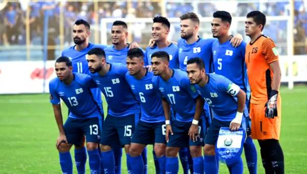 La Selección de El Salvador ya está en Honduras preparando el duelo de mañana domingo.