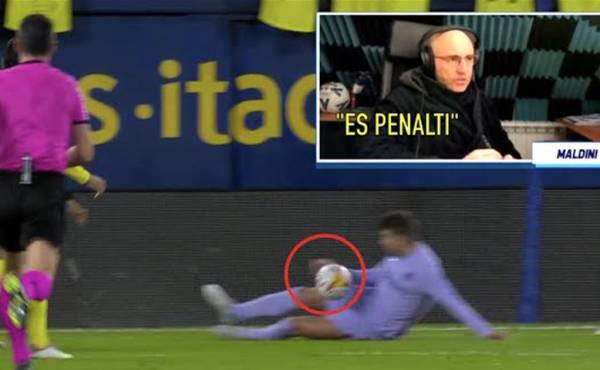 La mano de Piqué contra el Villarreal que debió ser sancionada como penal.
