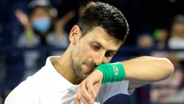 Djokovic deja de ser el nuero uno tras su derrota en el ATP de Dubai.
