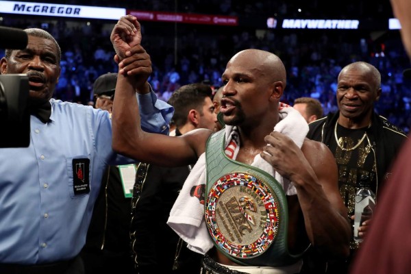 Las mejores fotos que dejó el triunfo de Floyd Mayweather ante Conor McGregor