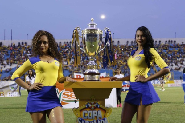 FOTOS: La belleza se robó el show en la semi entre Real España y Marathón