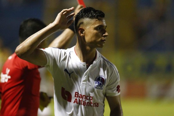 Carlos Restrepo y su modificado once del Olimpia ante la UPN