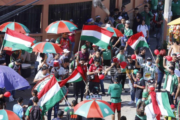 Fotos del Marathón-Real España: El desahogo de Ramiro Rocca y el show de los aficionados