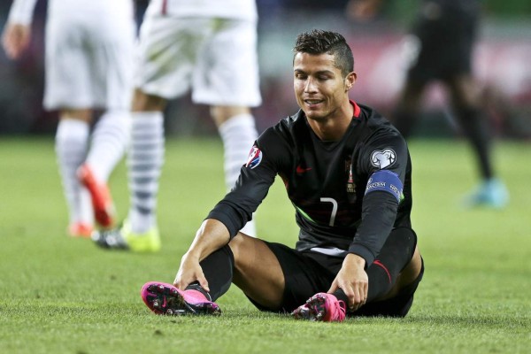 FOTOS: Así se frustró y pateó Cristiano Ronaldo a Paul Pogba