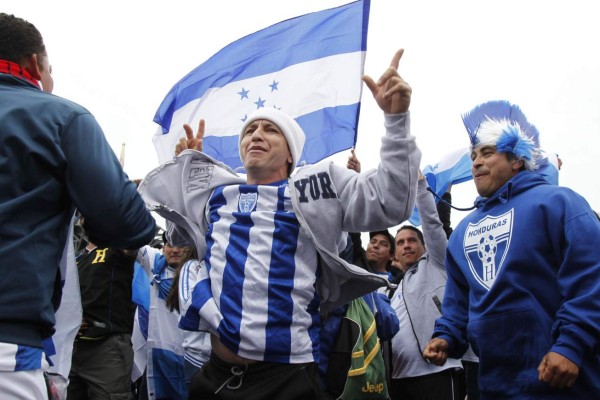 Curiosas: Las fotos que no viste por la TV del Honduras-USA