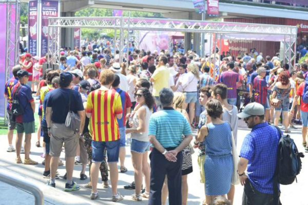 Jugadores y socios participan en elección presidencial del Barcelona