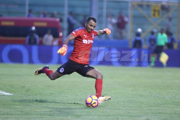 NO VISTE EN TV: ¿Para quién fue? El obsceno gesto de Costly y el reclamo de Claros