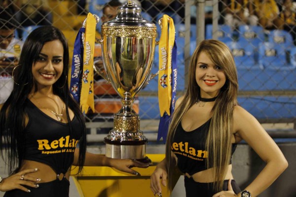 ¡QUÉ BOMBONES! Las mujeres que adornaron las semifinales en Honduras