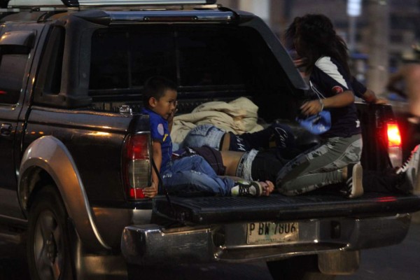 Las otras fotos que no viste del Motagua-Olimpia que terminó en caos