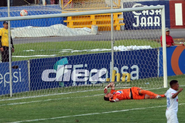 ¡Clásico ardiente! Las imágenes que no mostró la TV del Motagua-Olimpia