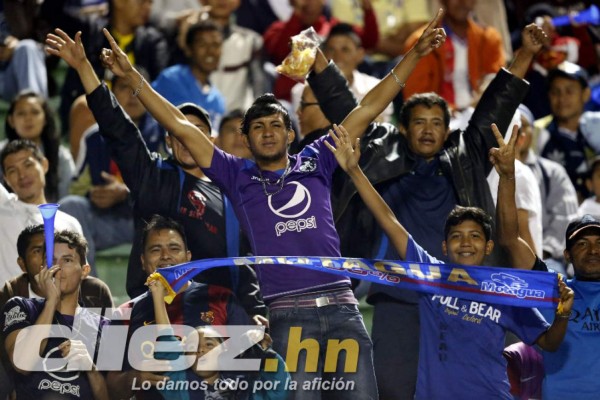 ¡Ambientazo en clásico capitalino entre Motagua y Olimpia!