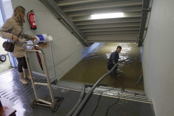 Fotos: Inundado estadio de primera división de España