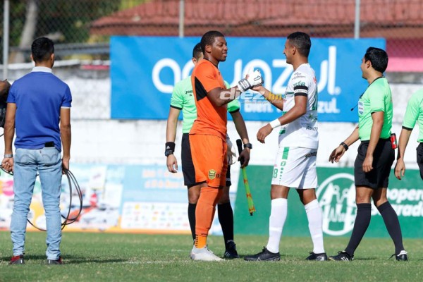 ¡Fusión! Festejo al estilo Dragon Ball, saludos de manos y policía resguardaron el Excélsior