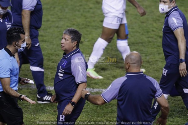 La noche que pintaba como fiesta y terminó en una pesadilla para 'Bolillo' Gómez en su debut con Honduras