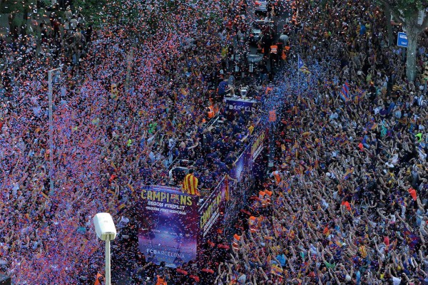 Barcelona celebra en su ciudad el título de Champions