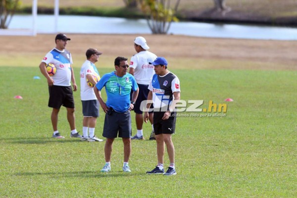 ¡Puso las cosas claras! Así fue el primer entreno de Nahún Espinoza con Olimpia