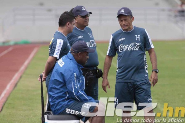 Hernán Medford pone manos a la obra con Honduras