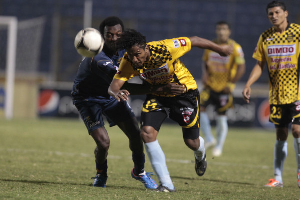 Motagua venció 3-2 al Real España y se clasificó a las semifinales