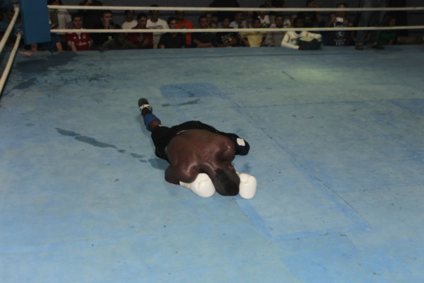 EL 'Muñeco' González pierde su invicto de boxeo